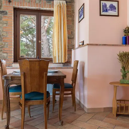 Beautiful Farmhouse In With Terrace Дом отдыха *