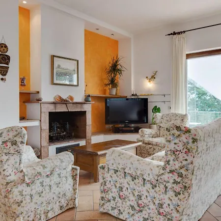 Beautiful Farmhouse In With Terrace Дом отдыха *