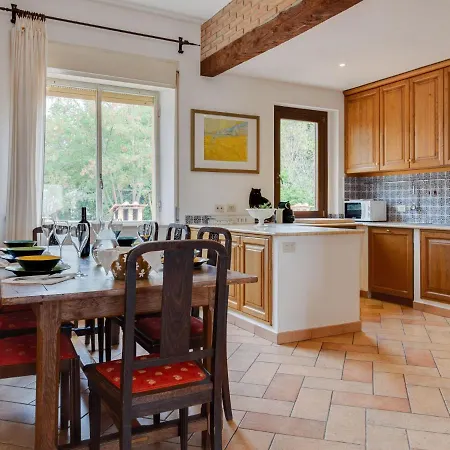 Дом отдыха Beautiful Farmhouse In With Terrace San Venanzo